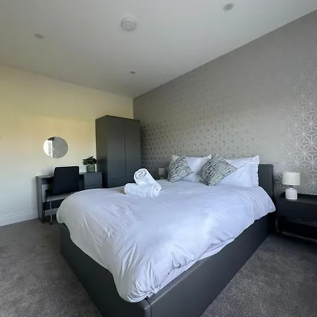 Modern Refurbished Claregalway - Sleeps 8 Galway