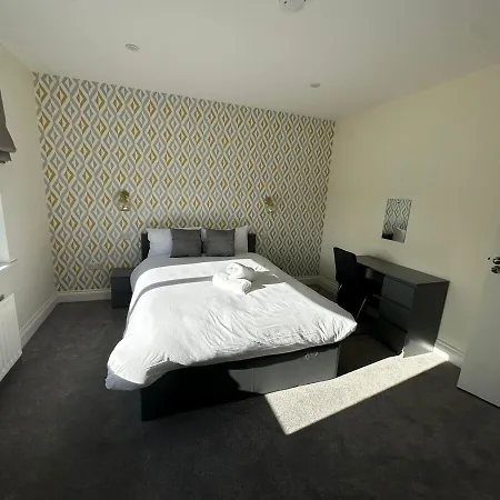 Holiday home Modern Refurbished Claregalway - Sleeps 8 *