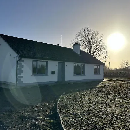 Modern Refurbished Claregalway - Sleeps 8