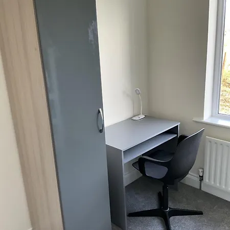 Modern Refurbished Claregalway - Sleeps 8 * 골웨이